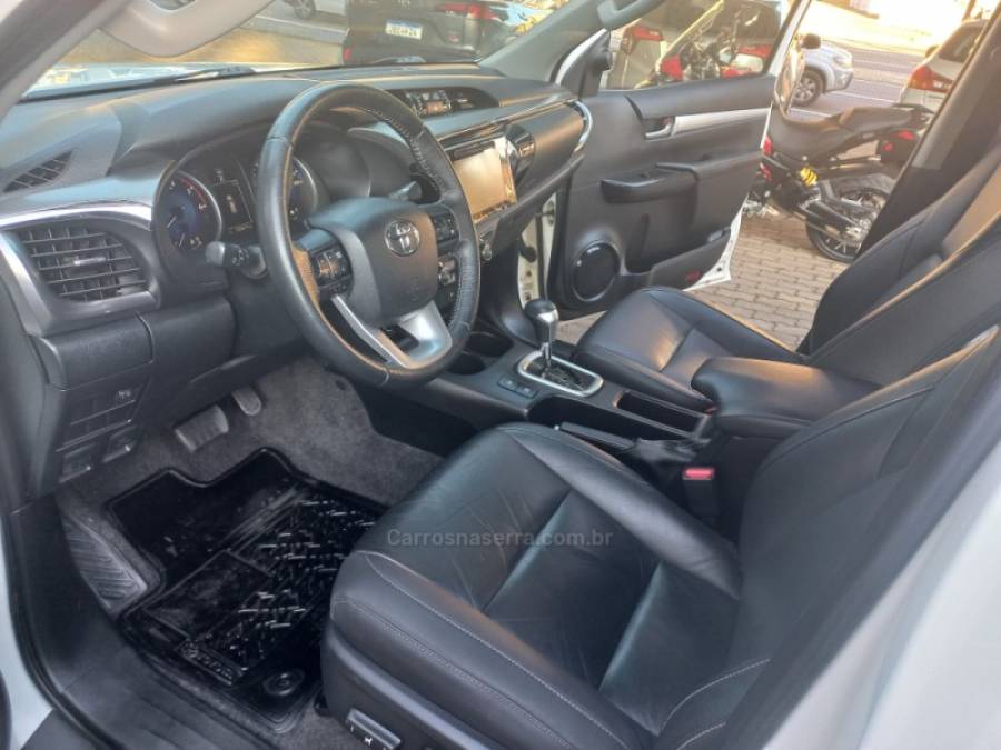 TOYOTA - HILUX - 2017/2017 - Branca - R$ 169.000,00