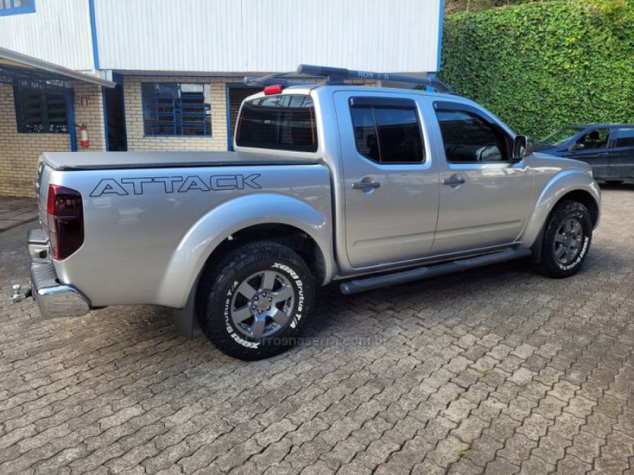 NISSAN - FRONTIER - 2016/2016 - Prata - R$ 120.000,00