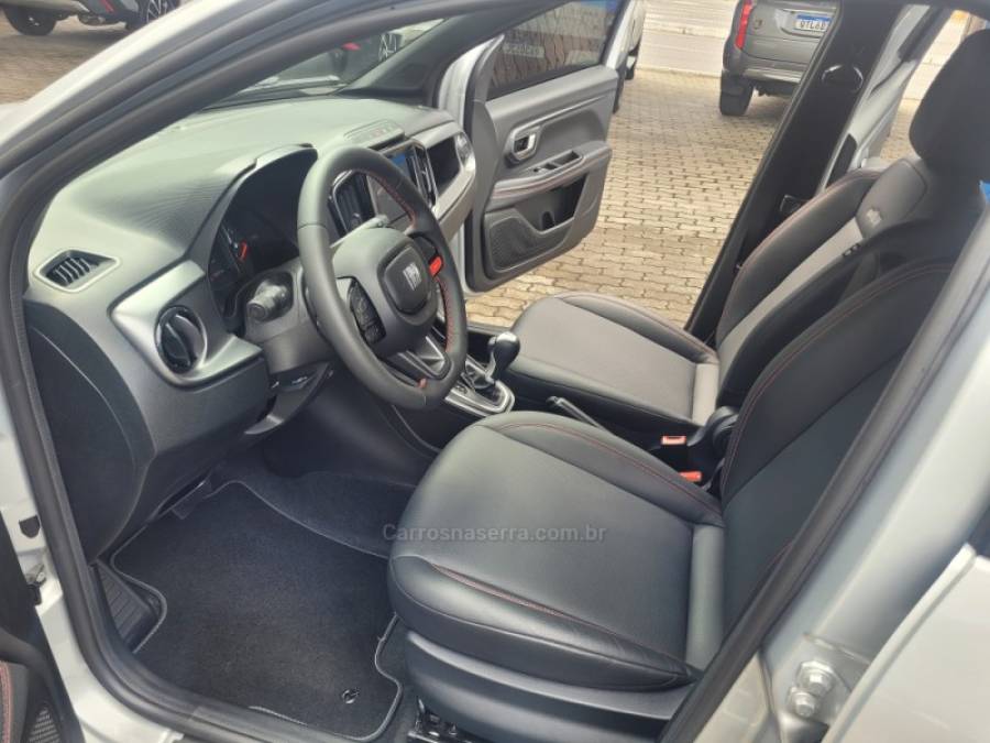FIAT - STRADA - 2025/2025 - Prata - R$ 129.900,00
