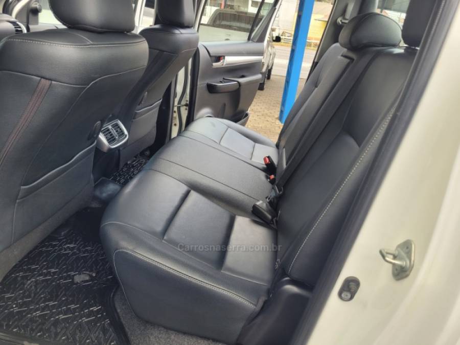 TOYOTA - HILUX - 2017/2017 - Branca - R$ 169.000,00