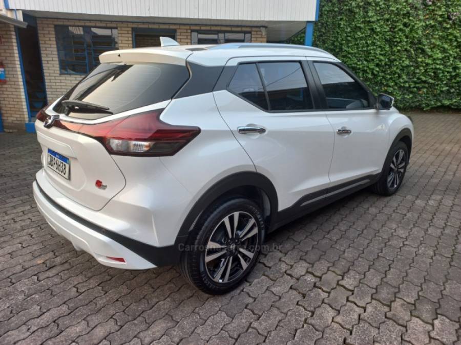 NISSAN - KICKS - 2022/2022 - Branca - R$ 105.990,00