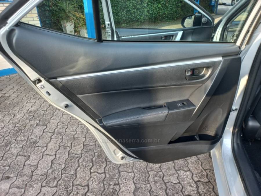 TOYOTA - COROLLA - 2019/2019 - Prata - R$ 106.990,00