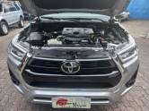 TOYOTA - HILUX - 2021/2021 - Prata - R$ 235.000,00