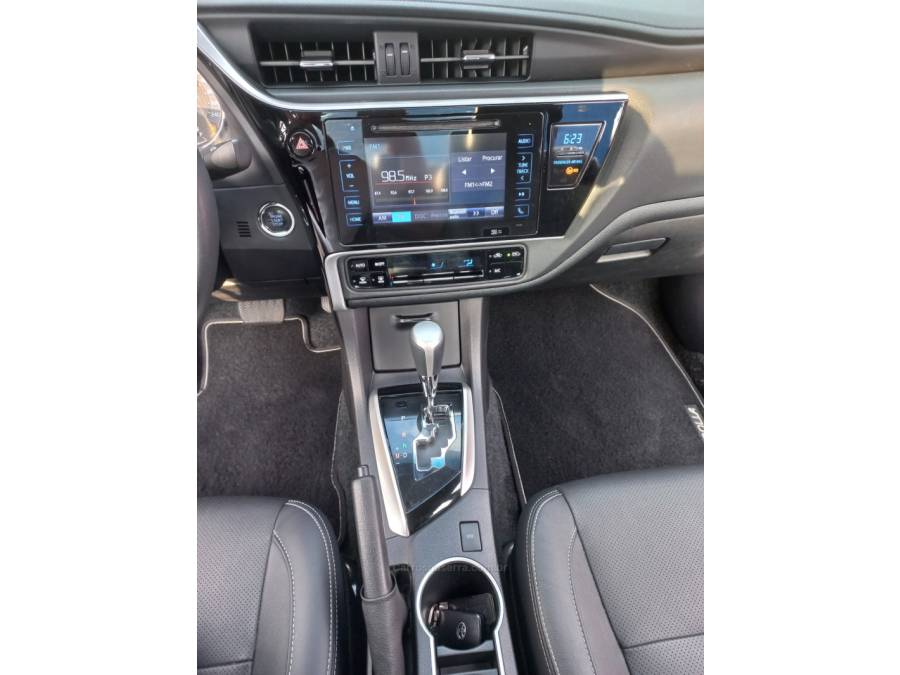 TOYOTA - COROLLA - 2019/2019 - Prata - R$ 106.990,00