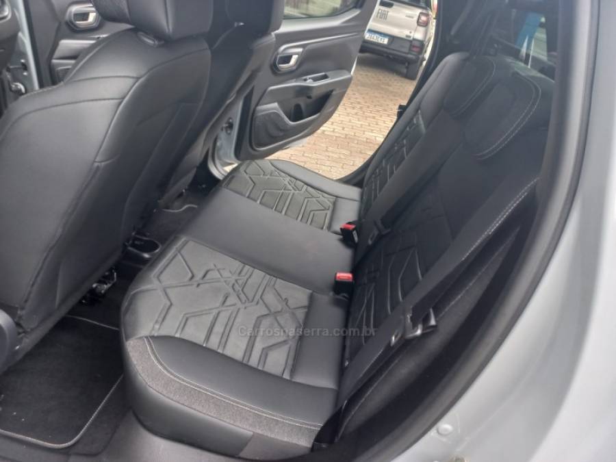 FIAT - STRADA - 2023/2023 - Cinza - R$ 116.990,00