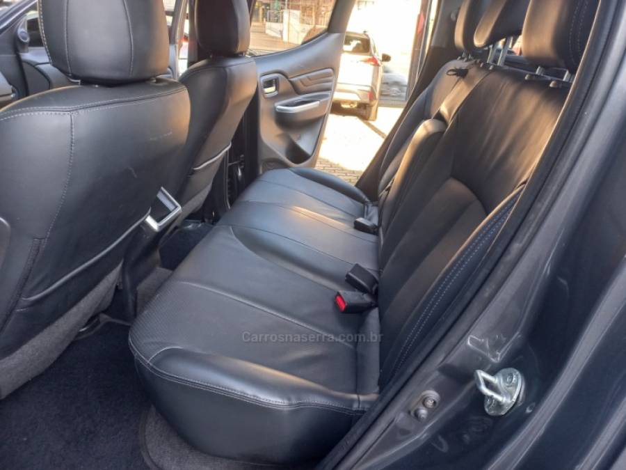 MITSUBISHI - L200 TRITON - 2022/2022 - Cinza - R$ 195.000,00