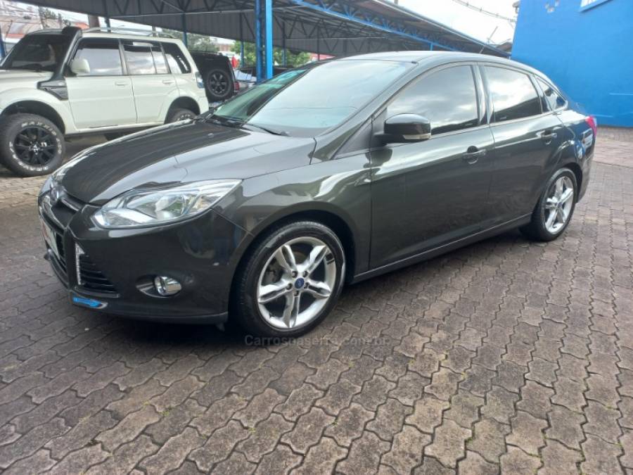 FORD - FOCUS - 2015/2015 - Cinza - R$ 55.900,00