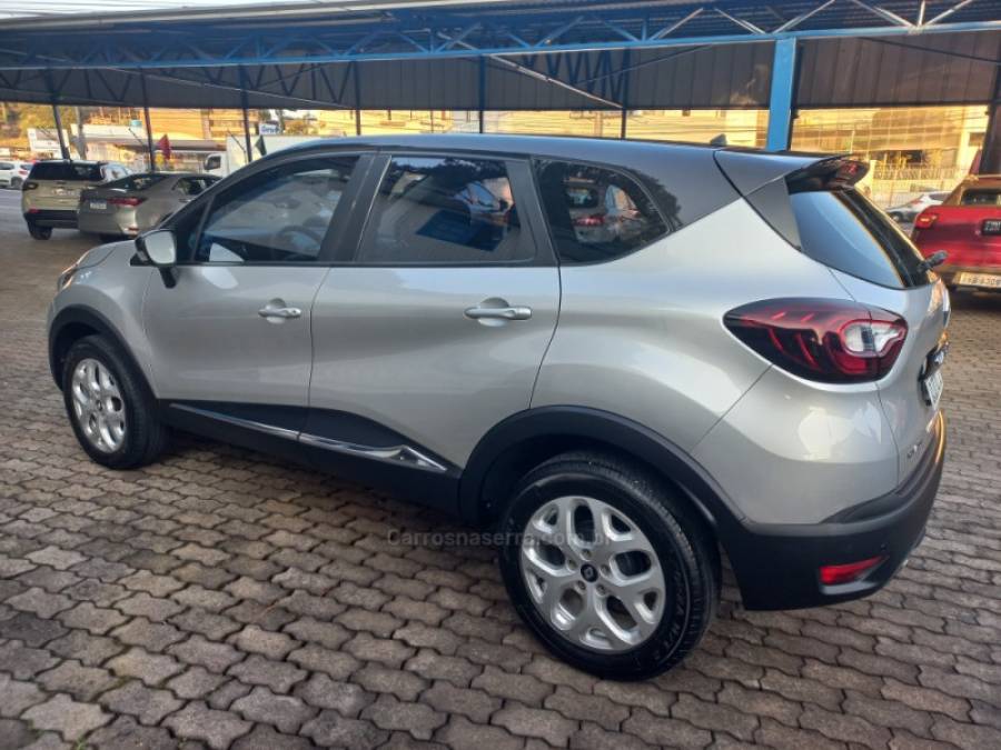 RENAULT - CAPTUR - 2018/2018 - Prata - R$ 71.500,00