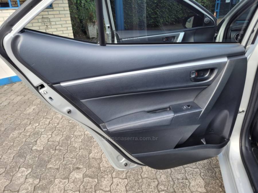 TOYOTA - COROLLA - 2019/2019 - Prata - R$ 106.900,00