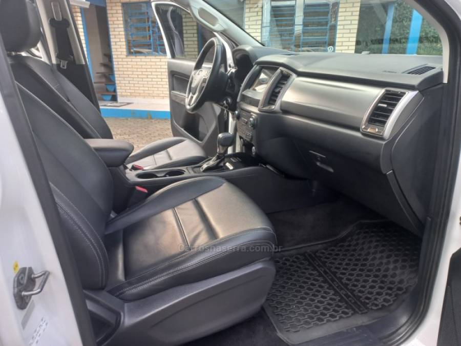 FORD - RANGER - 2022/2022 - Branca - R$ 175.000,00