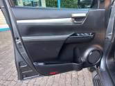 TOYOTA - HILUX - 2023/2023 - Cinza - R$ 265.990,00