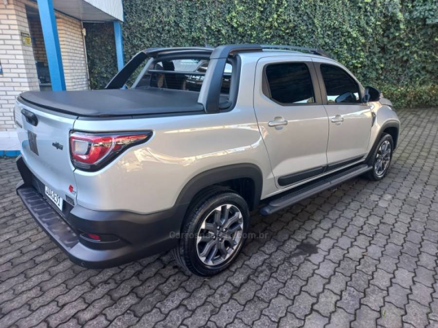 FIAT - STRADA - 2025/2025 - Prata - R$ 132.990,00