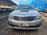 TOYOTA - HILUX SW4 - 2013/2013 - Prata - R$ 135.000,00
