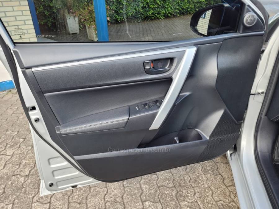 TOYOTA - COROLLA - 2019/2019 - Prata - R$ 106.900,00